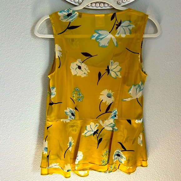 Sleeveless Ruffle Blouse with cami - Picture 3 of 3